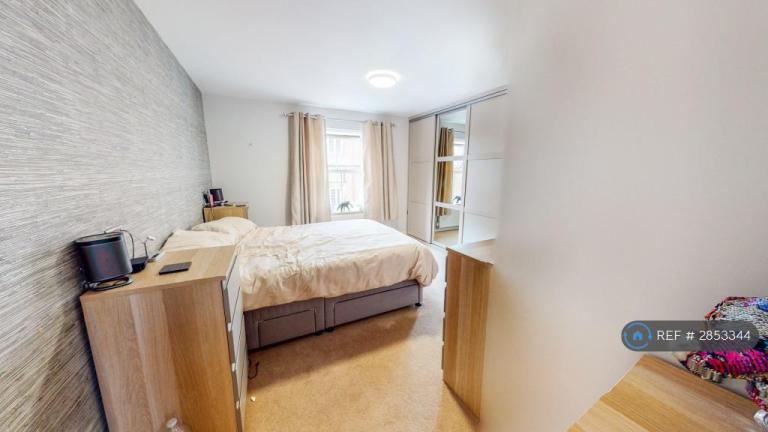 Room Alfreton Road in Derby