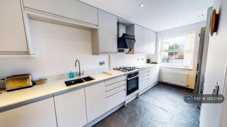 Room Alfreton Road in Derby