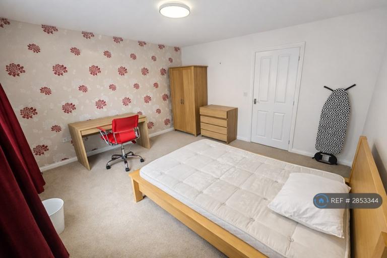 Room Alfreton Road in Derby