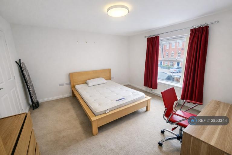 Room Alfreton Road in Derby