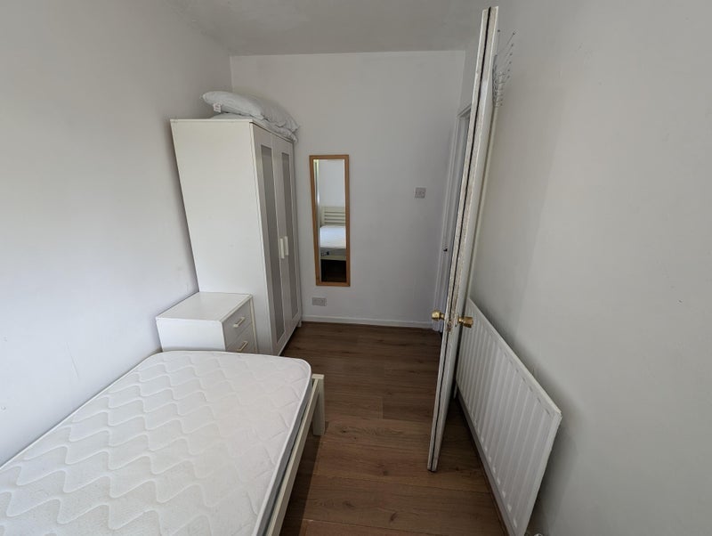 Room Casino Avenue in Greater London
