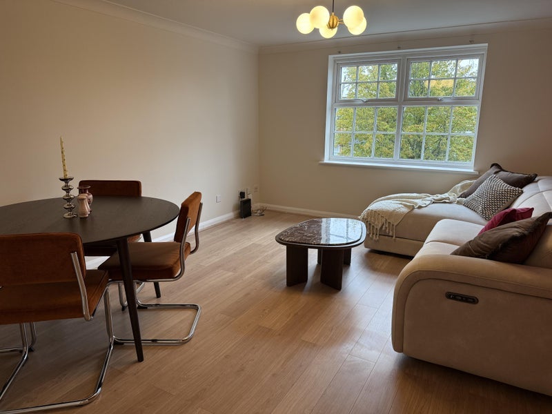 Room Sydenham Avenue in Greater London