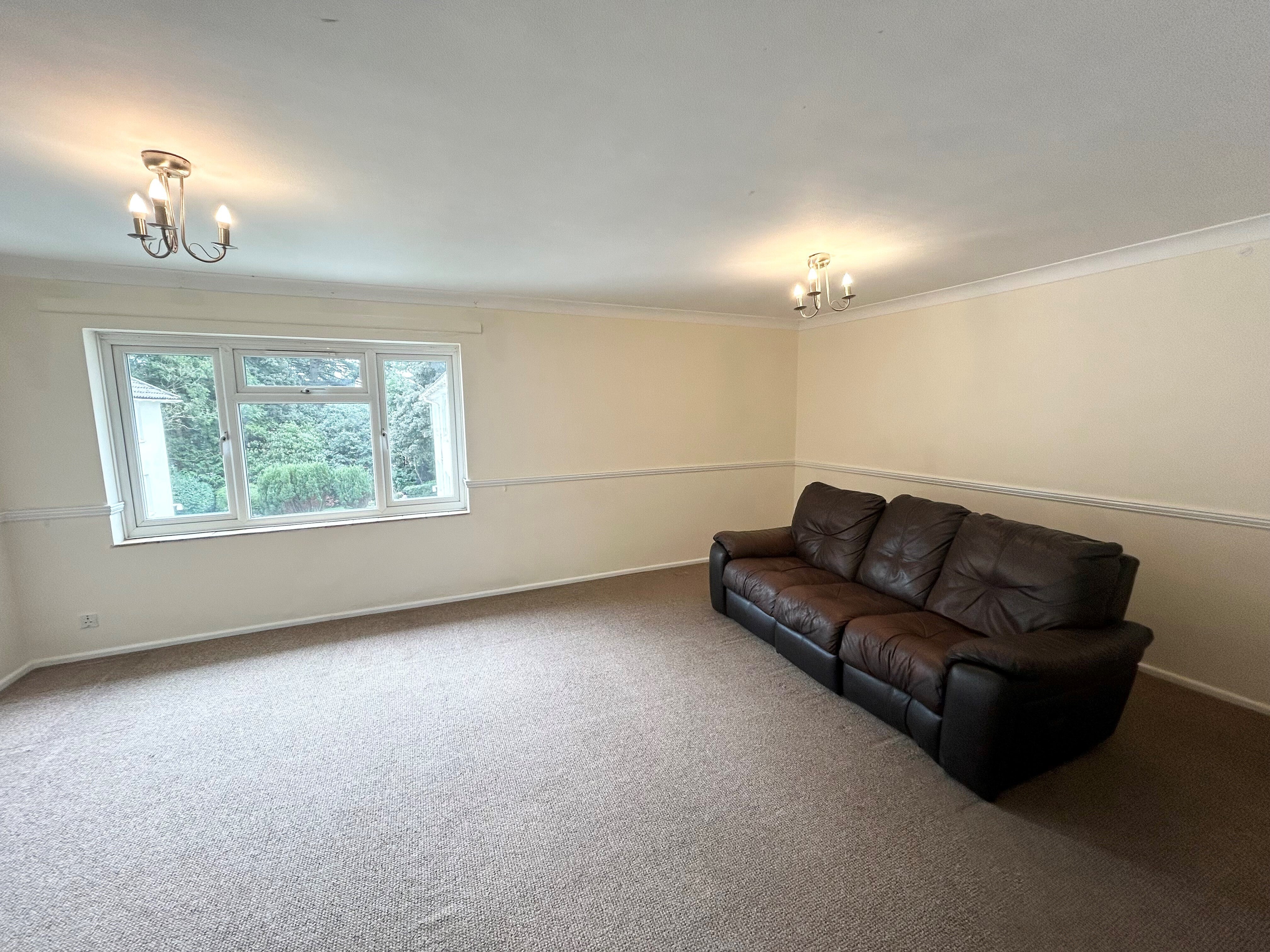 Flat Manor Road in Bournemouth
