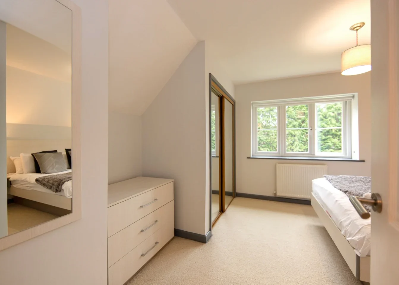 Flat Bassett Avenue in Southampton