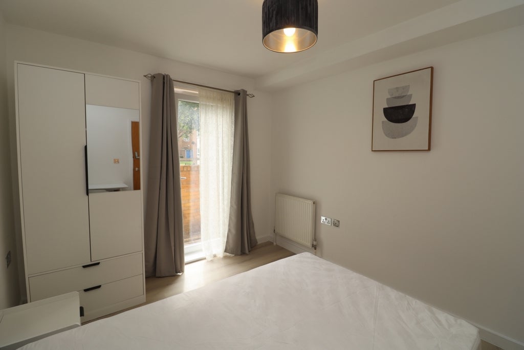 Room Globe Road in Greater London