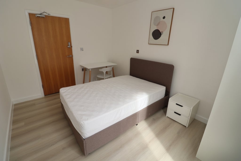 Room Globe Road in Greater London