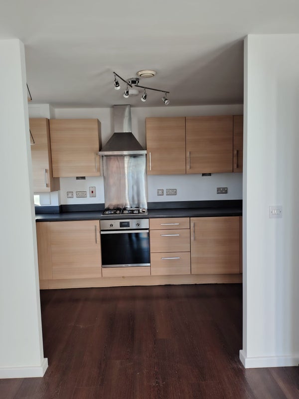 Flat Lankaster Gardens in Greater London