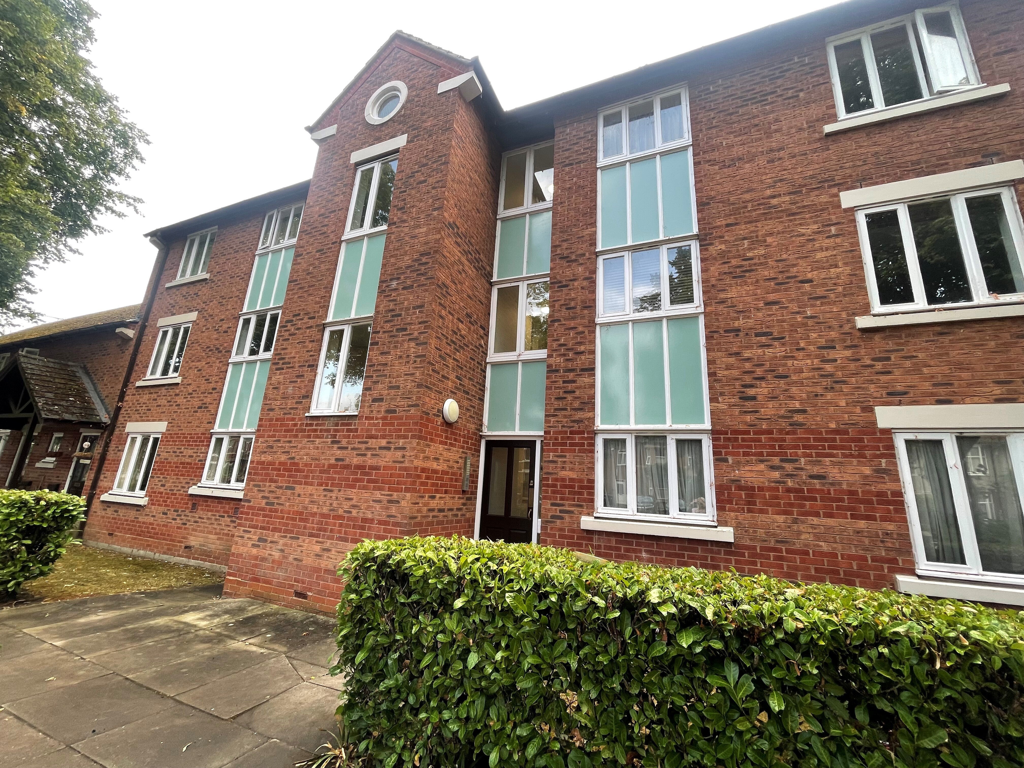 Flat Gundry Close in Royal Leamington Spa