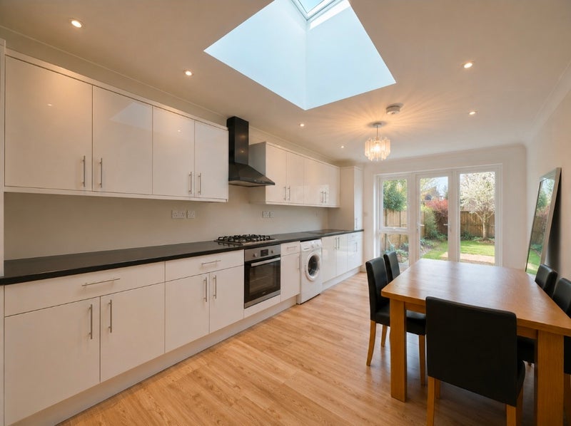 Room Cecil Road in Greater London