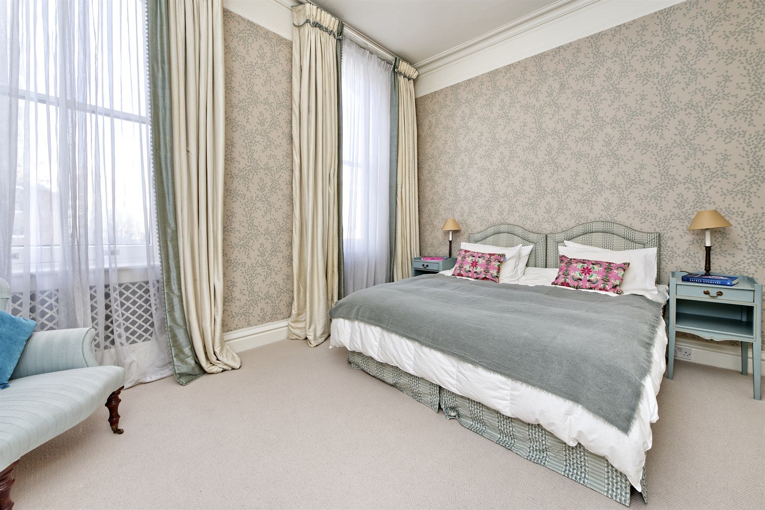 Flat Ennismore Gardens in City of Westminster
