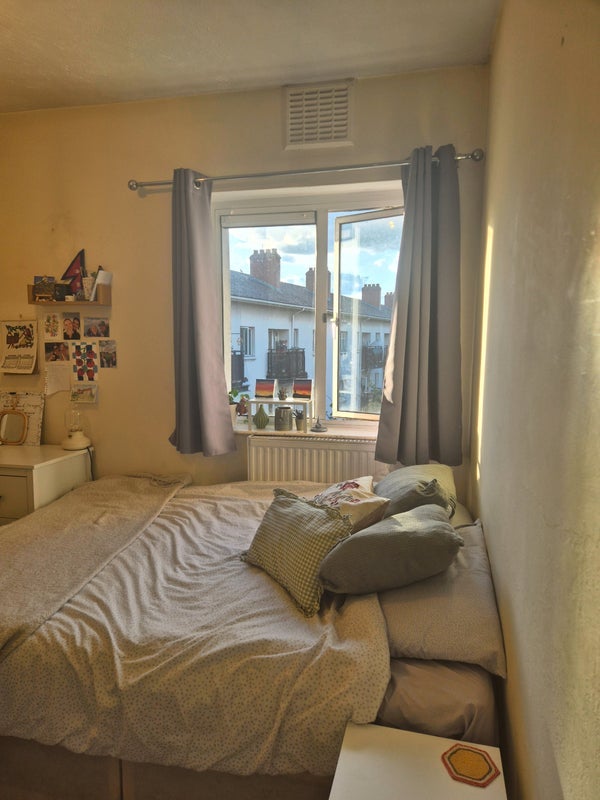Room Denmark Road in Greater London