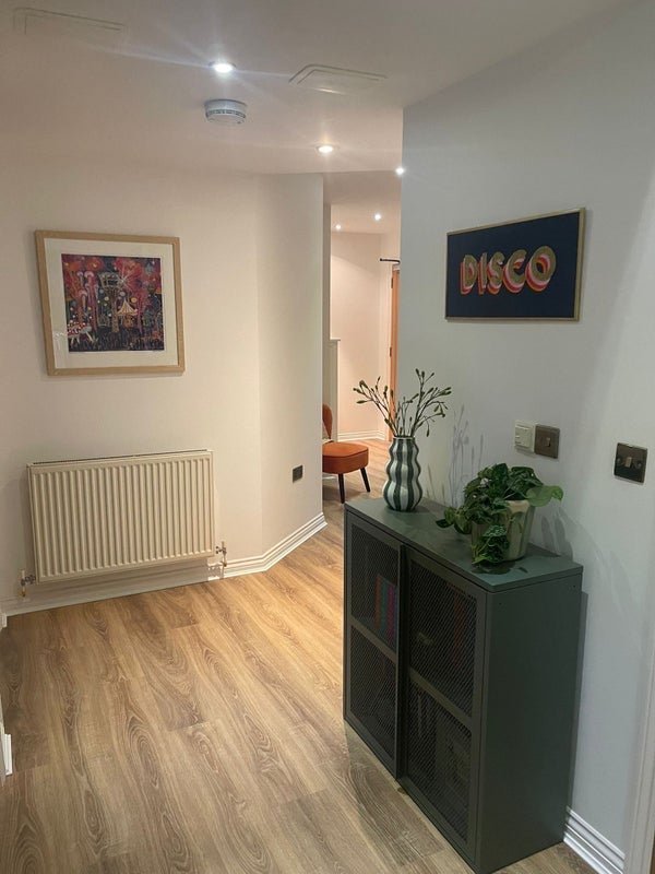 Room Carisbrooke Road in Leeds