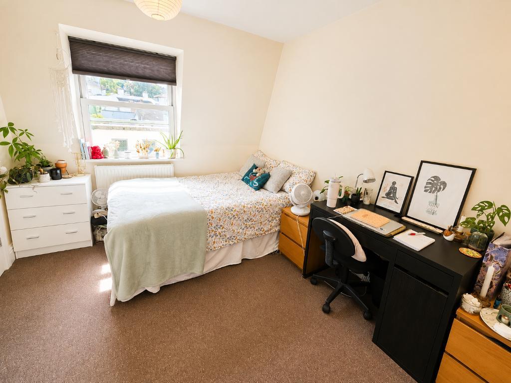Flat Cheltenham Road in Bristol