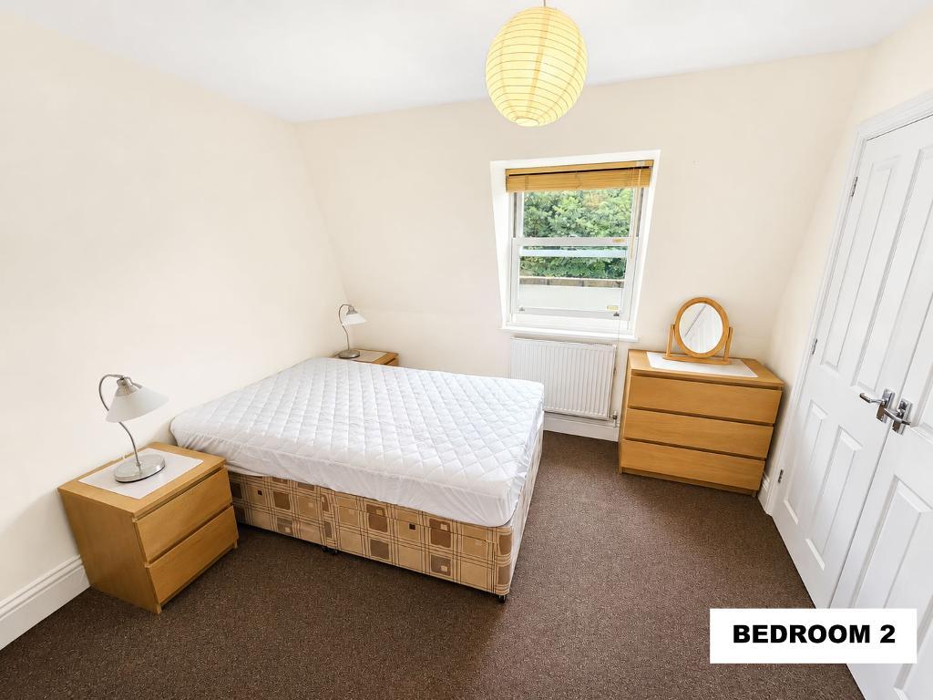 Room Lower Cheltenham Place in Bristol