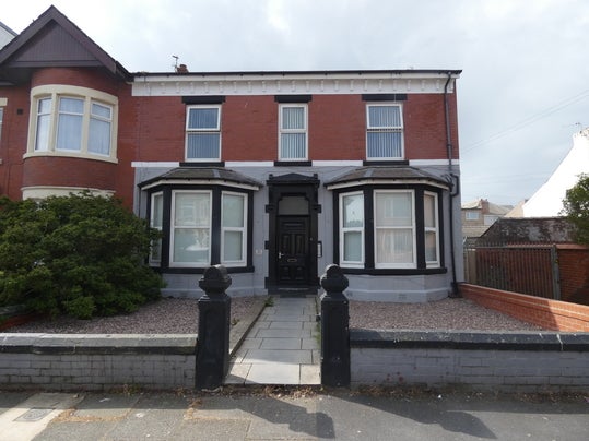 Flat Empress Drive in Blackpool