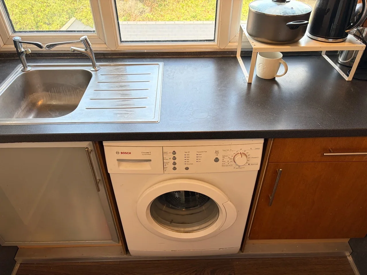 Flat Gunnersbury Crescent in Greater London