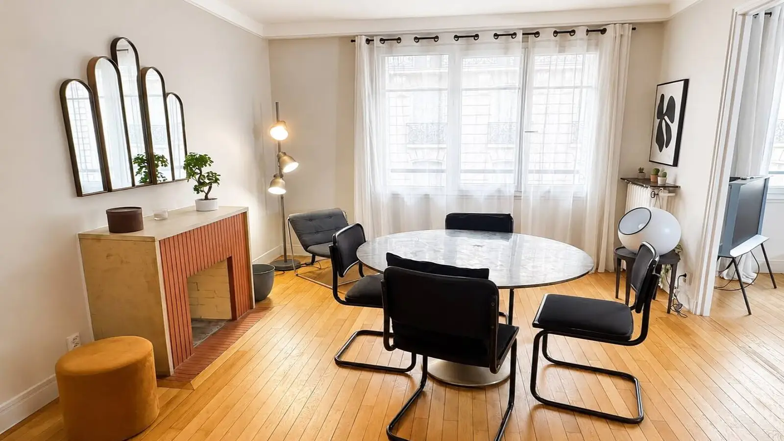 Flat Rue de Tocqueville in Paris