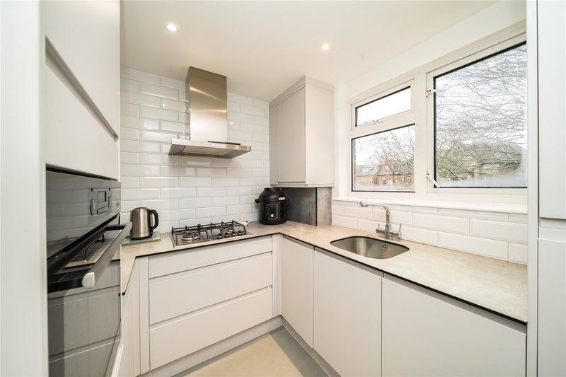 Room Bedford Hill in Greater London