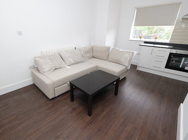 Flat Bearwood Road in Sandwell
