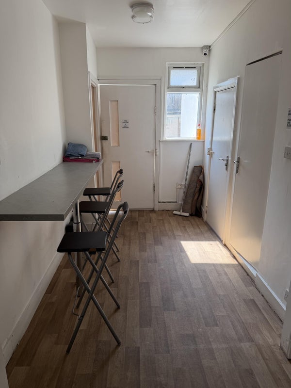Room Chamberlayne Road in Greater London