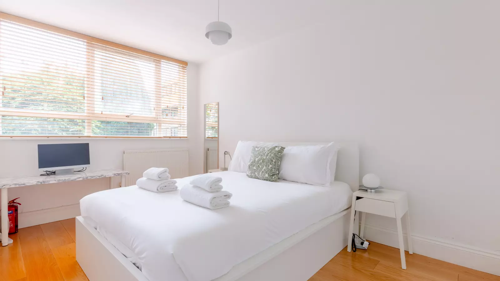 Flat Buckland Street in Greater London