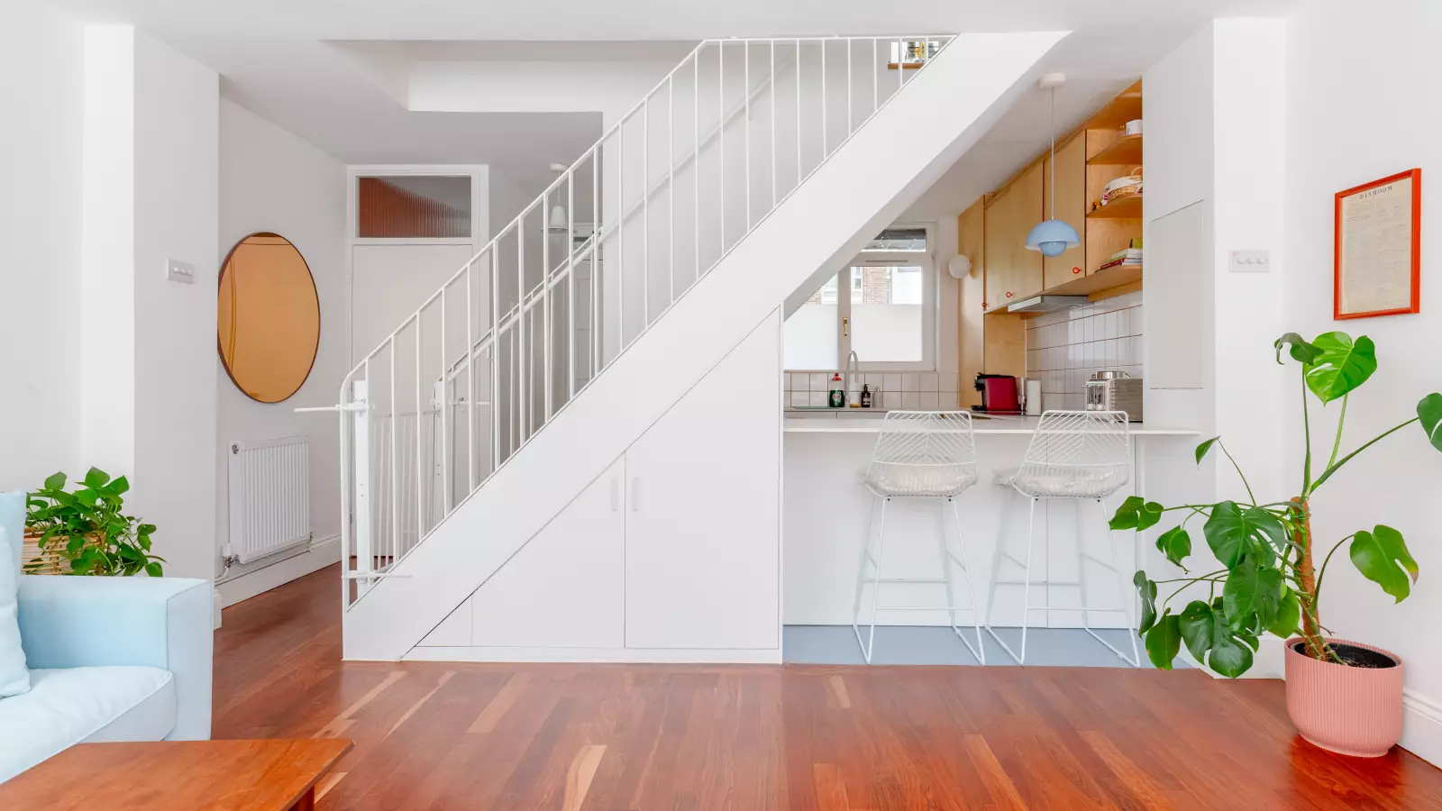 Flat Buckland Street in Greater London