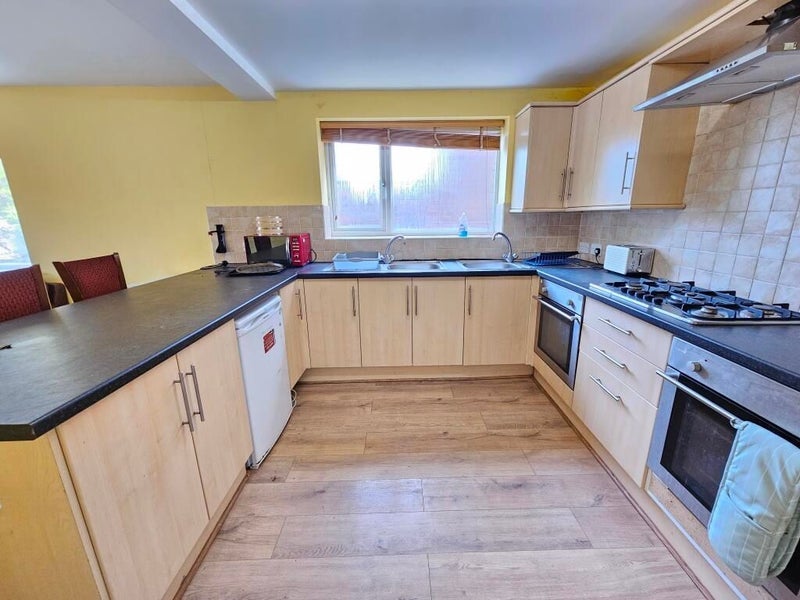 Room Tachbrook Road in Royal Leamington Spa