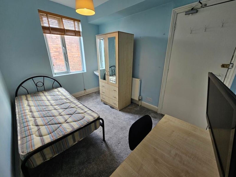 Room Tachbrook Road in Royal Leamington Spa