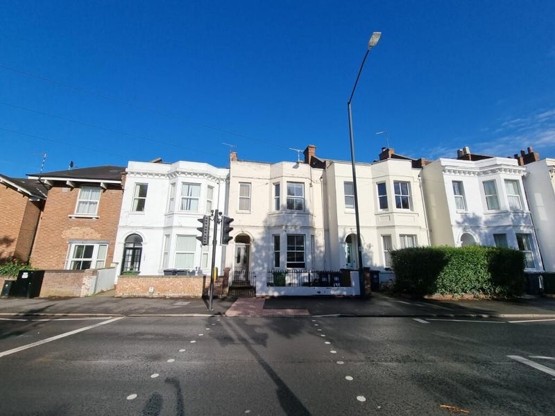 Room Tachbrook Road in Royal Leamington Spa
