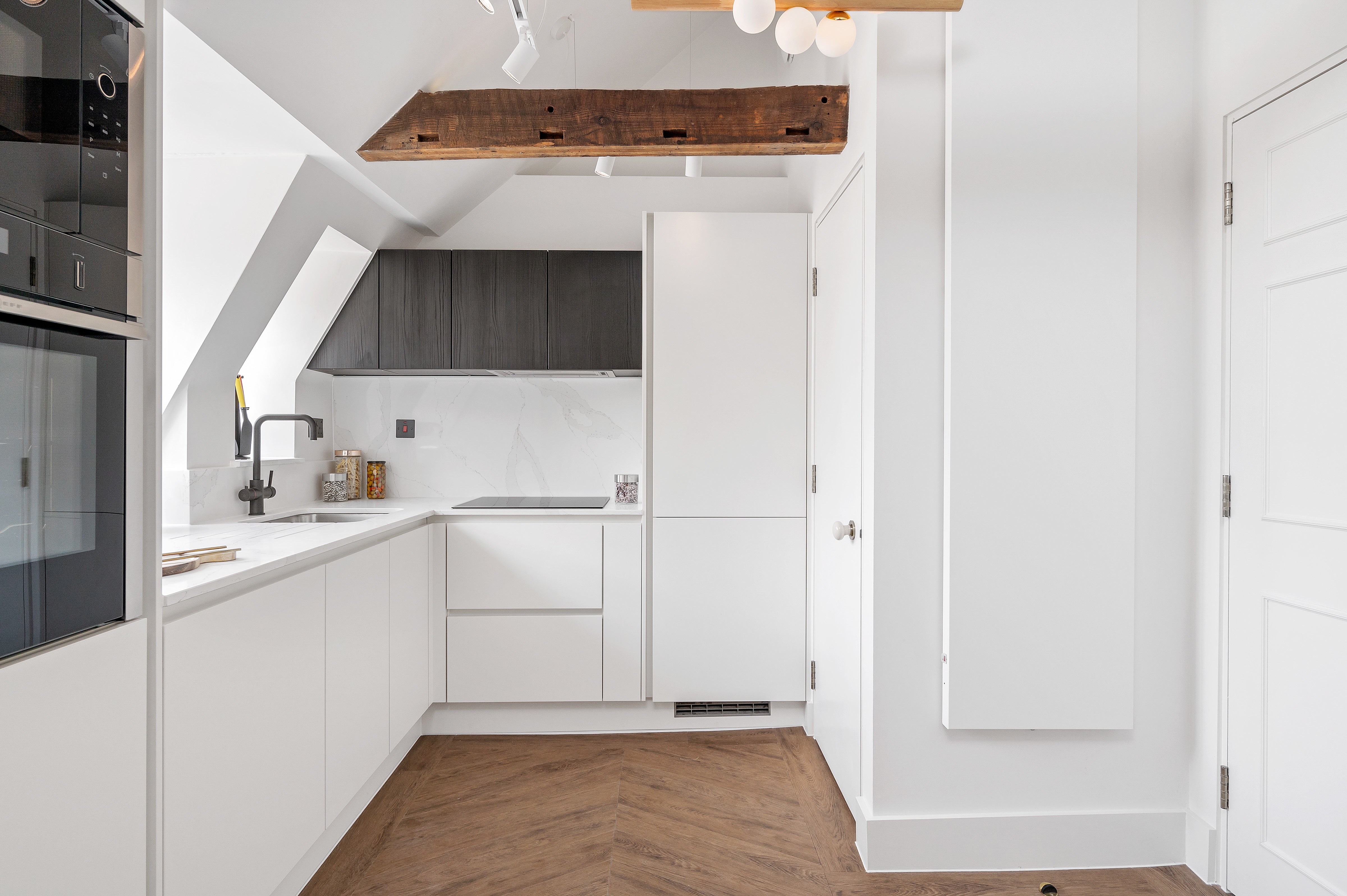 Flat Theobalds Road in Greater London