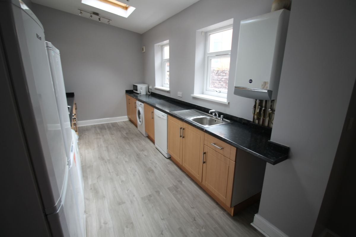 Flat Claremont Street in Newcastle upon Tyne