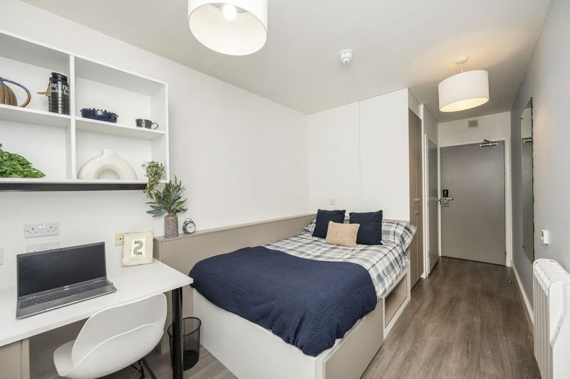 Room McDonald Road in City of Edinburgh