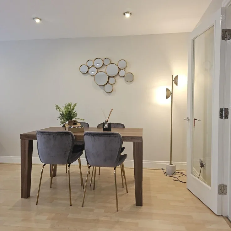 Flat Aslett Street in Greater London