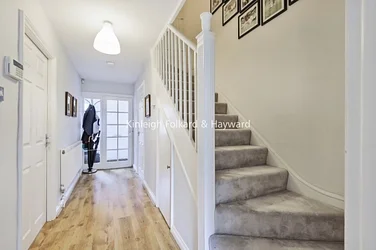 House Stanley Avenue in Greater London