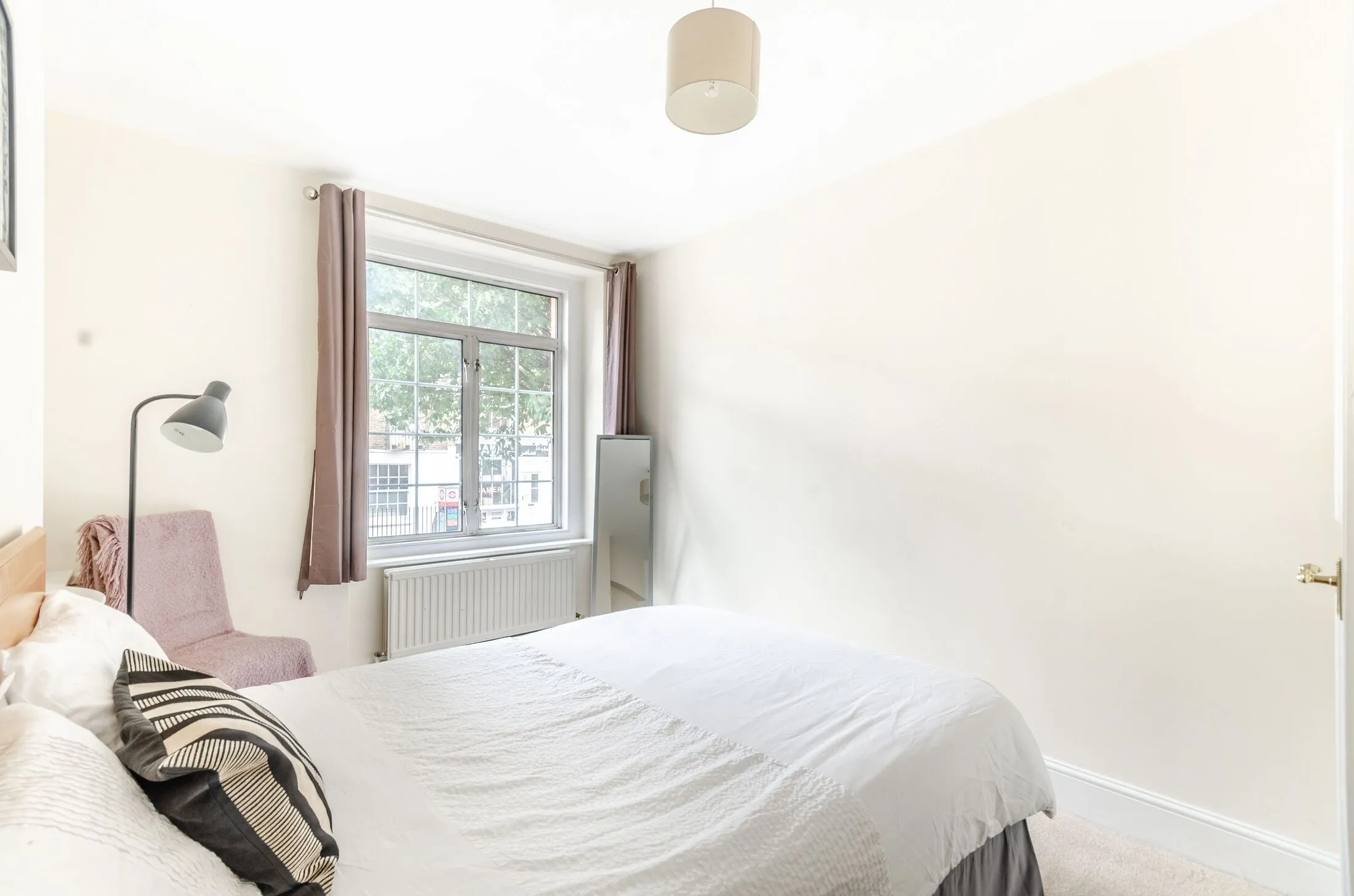 Flat Forset Street in City of Westminster