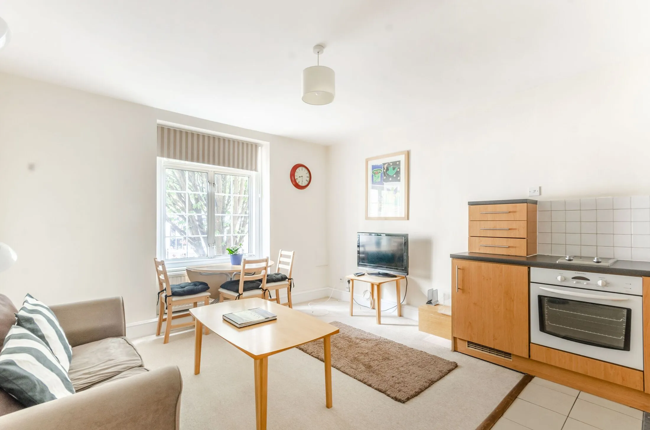 Flat Forset Street in City of Westminster