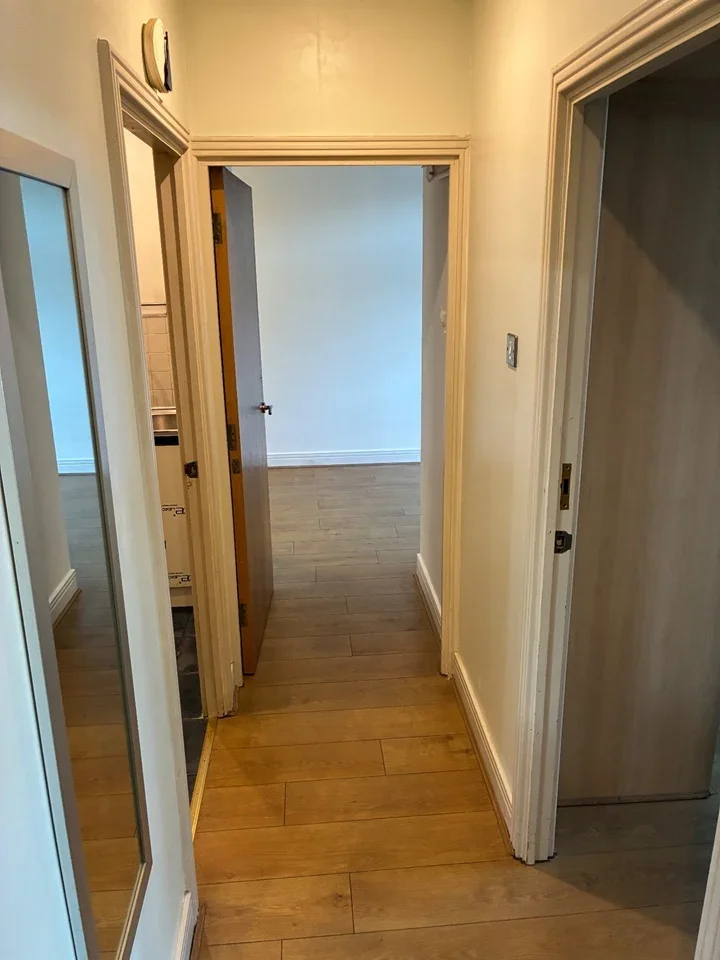 Flat Gerry Raffles Square in Greater London