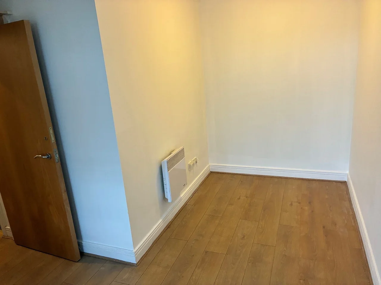 Flat Gerry Raffles Square in Greater London