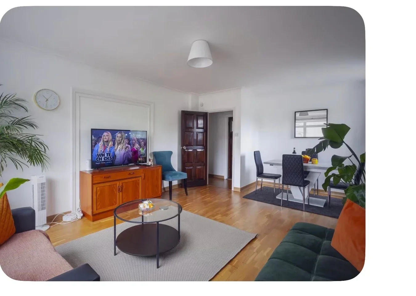 Room Belsize Road in Greater London