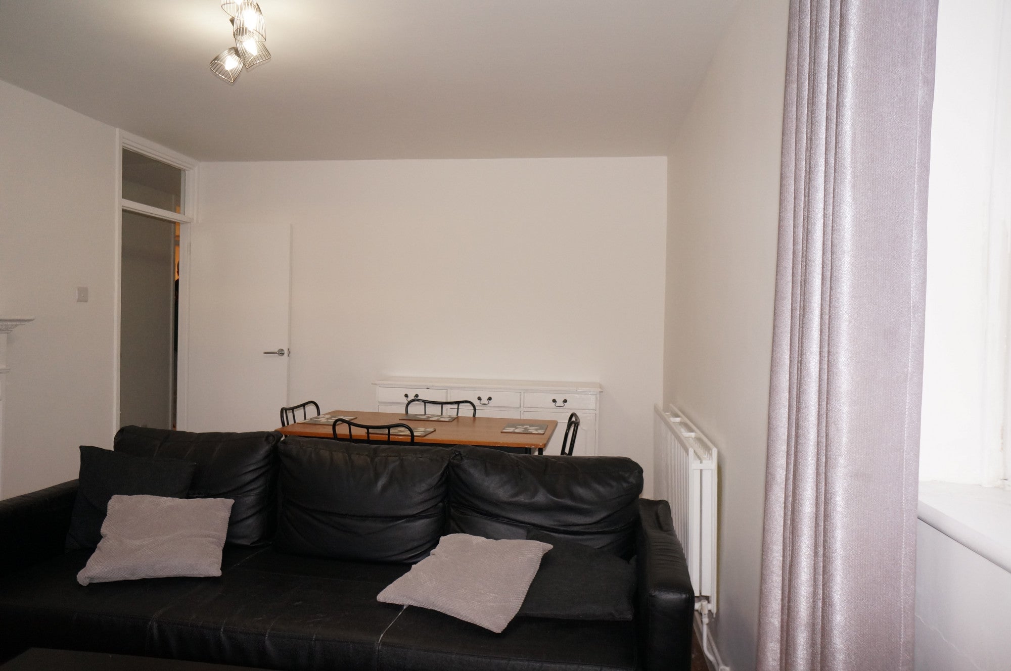 Flat Kilburn High Road in Greater London