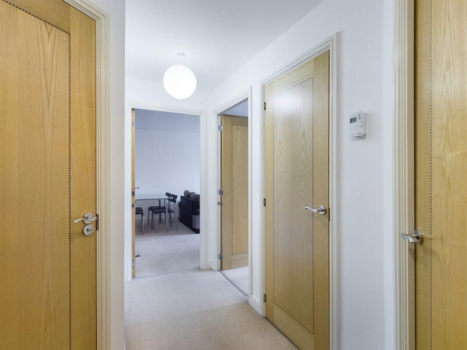Flat Trafalgar Gardens in Crawley
