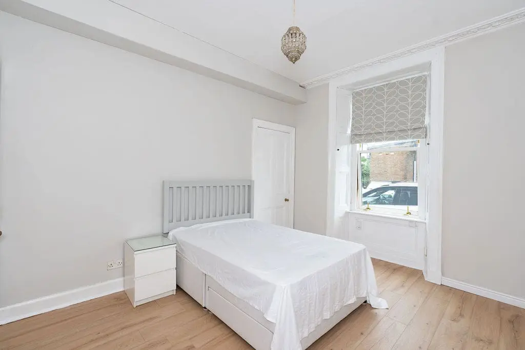 Flat Gibson Street in City of Edinburgh