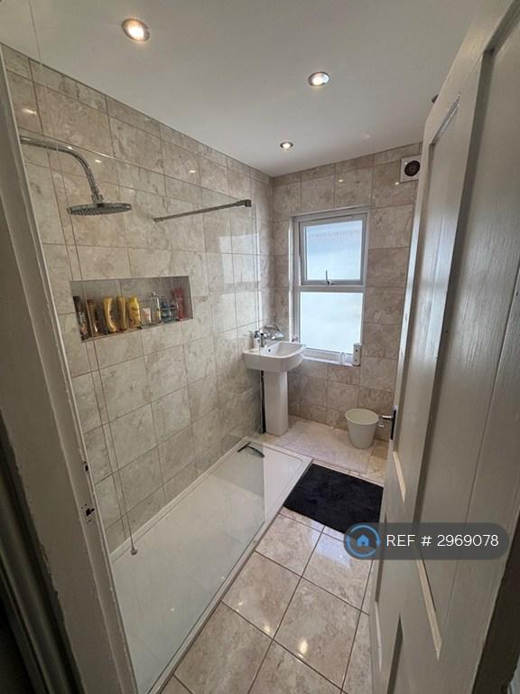 Room Poulton Road in Wallasey