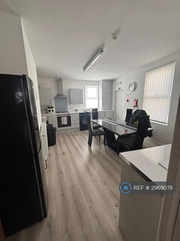 Room Poulton Road in Wallasey