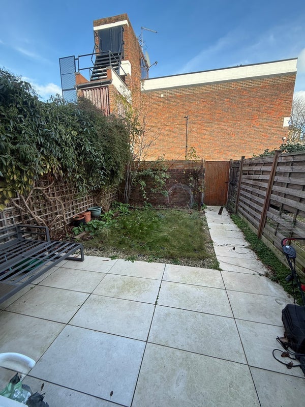 Room Chatham Road in Greater London