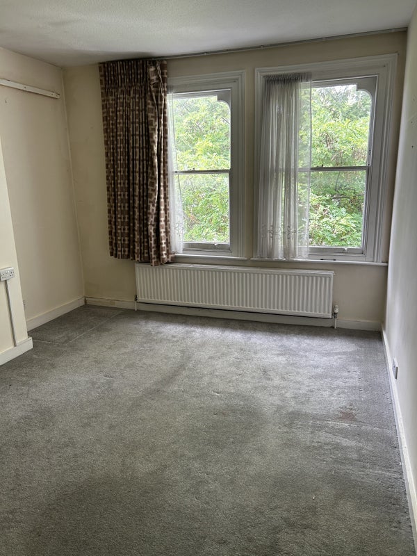 Room Lakeside Road in Greater London