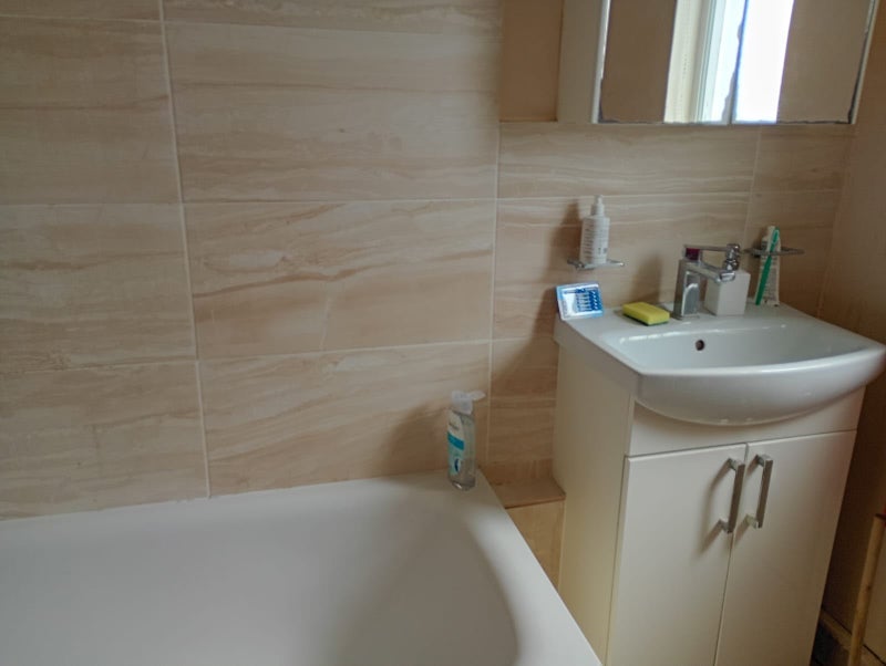 Room Lakeside Road in Greater London