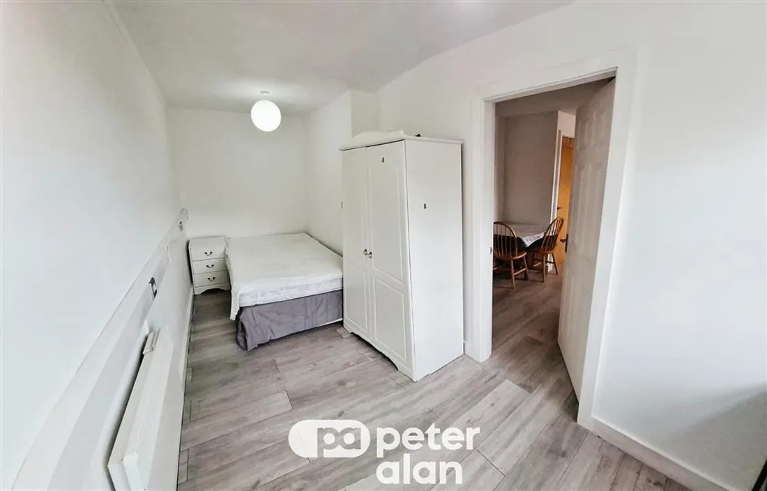 Flat Wyndham Street in Swansea