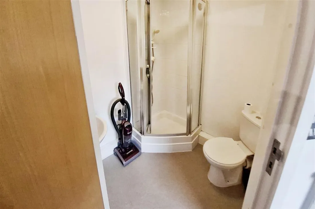 Flat Wyndham Street in Swansea