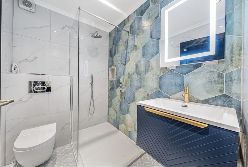 Room Woodville Road in Greater London